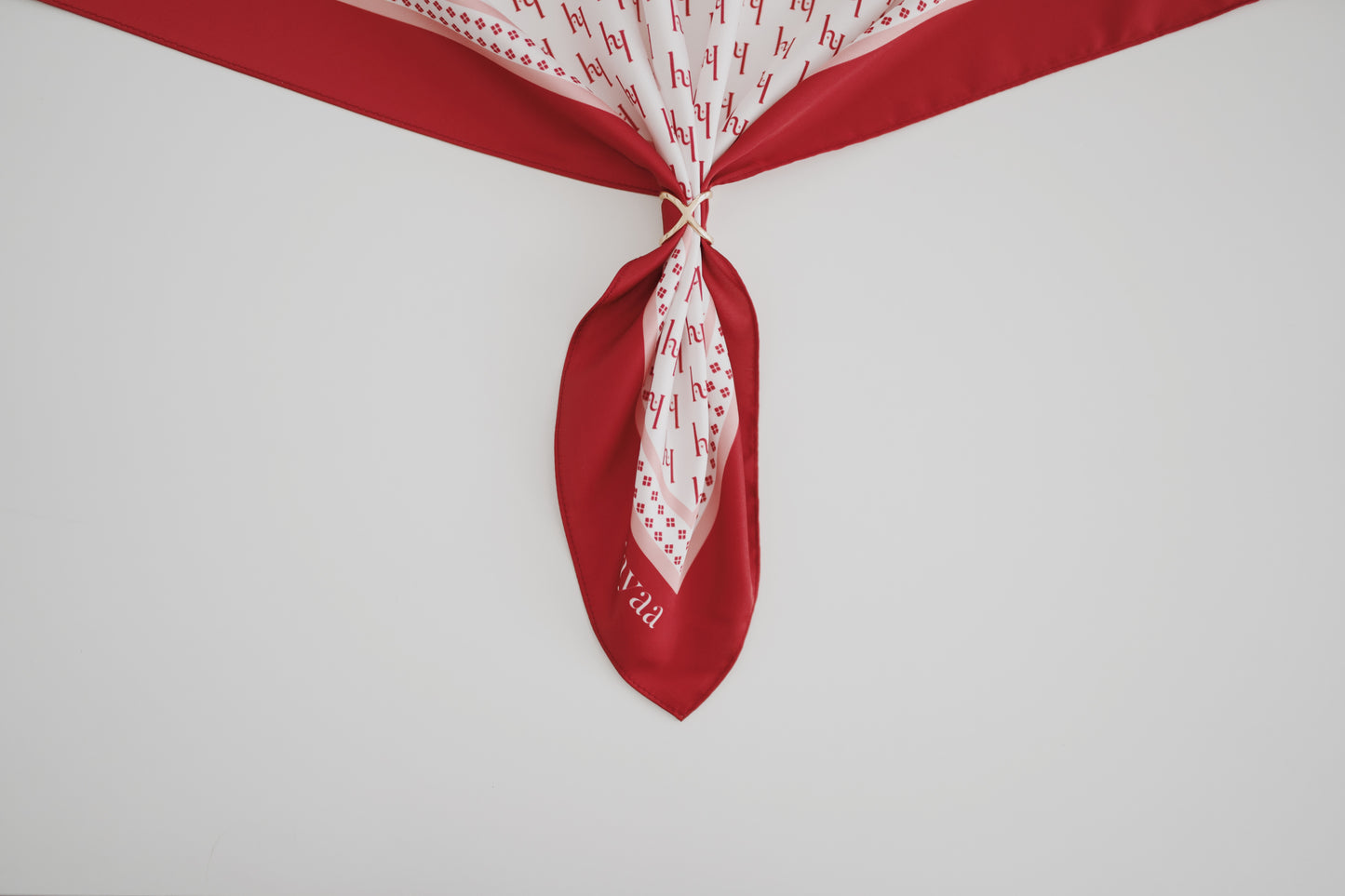 BUCKLE RING SCARF
